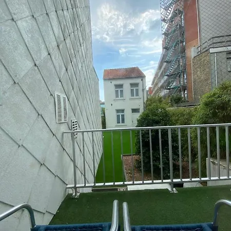 Avenue Hotel 3*