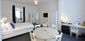 Avenue Hotel 3*