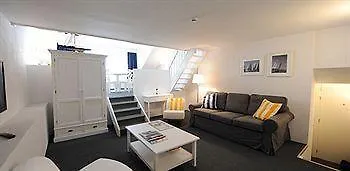 Avenue Hotel